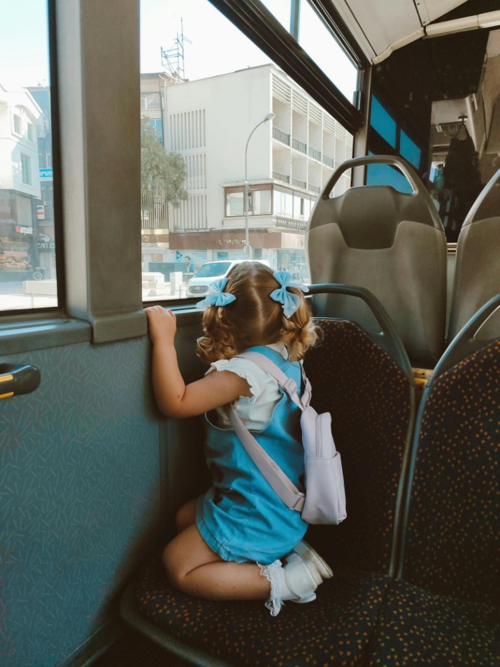 Chic and Comfortable: The Ultimate Bus Travel Outfit for Ladies