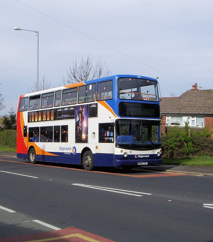 Bus Travel UK: The Essential Guide to Exploring Britain by Bus