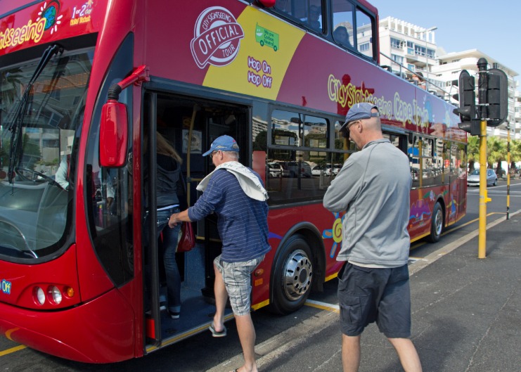 Wheels and Wonders: Discovering South Africa’s Highlights on a Sightseeing Bus